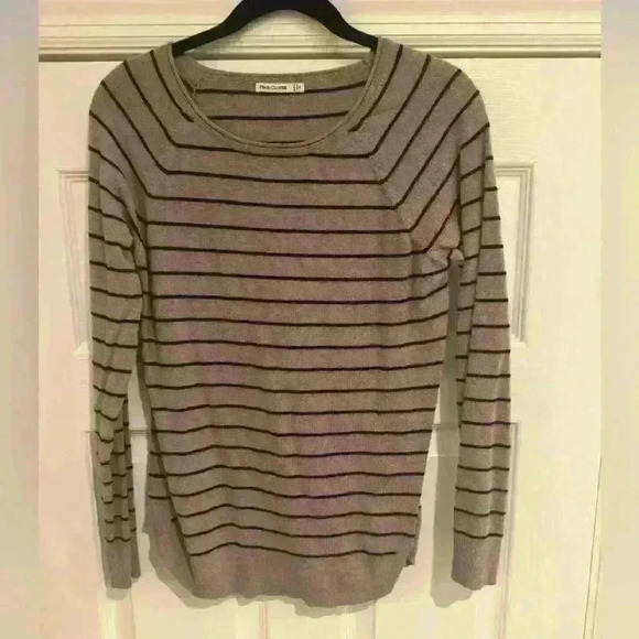 Tops - Taupe Long Sleeve Top with crew neck - Size Medium
